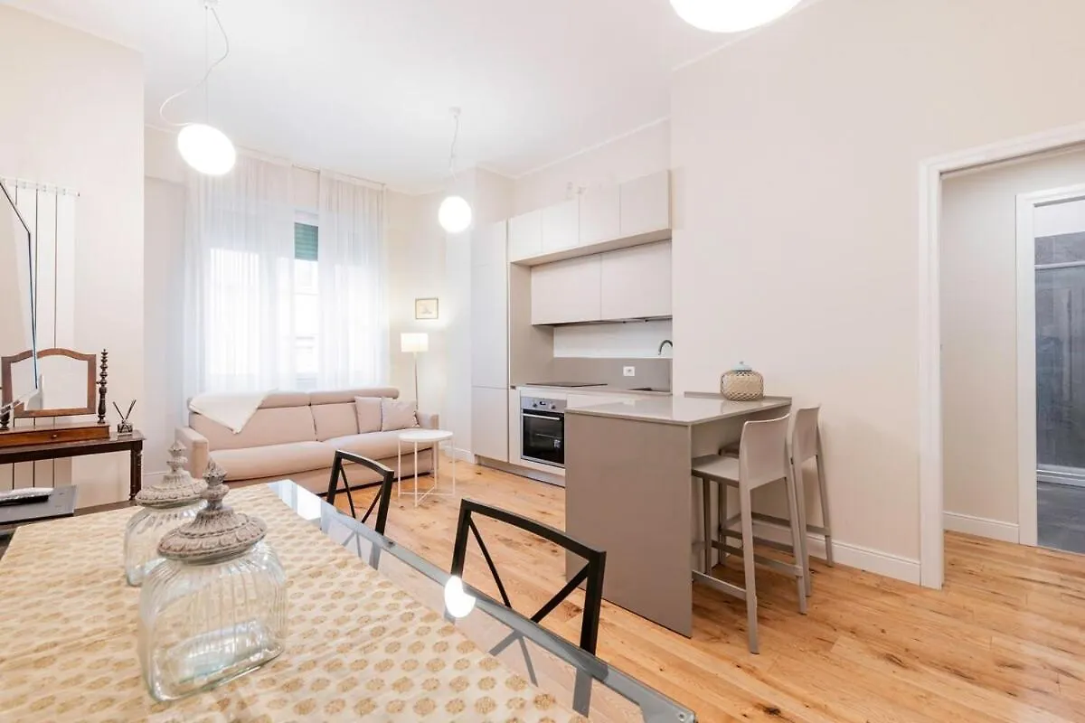 Apartment Homeby, Appartamento Tiepolo Milan