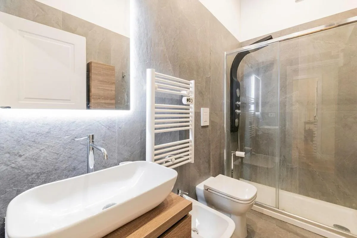 Apartment Homeby, Appartamento Tiepolo Milan Italy