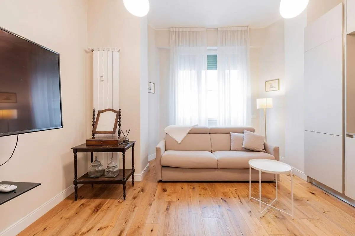 Homeby, Appartamento Tiepolo Milan 0*,  Italy